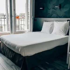 Luxia 2*, Parijs Frankrijk